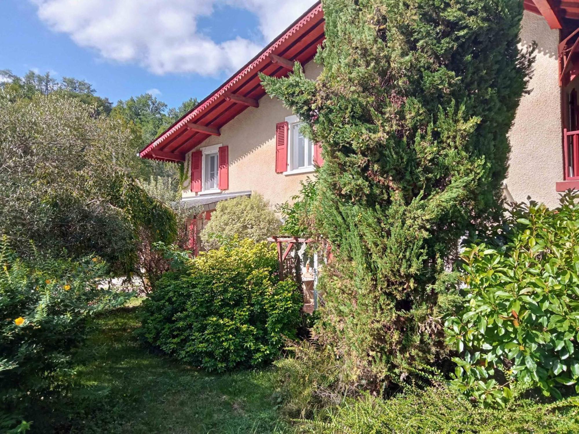 Chez Cecile Et Jean-No Bed & Breakfast Gan Exterior photo